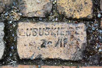 Stein mit Inschrift