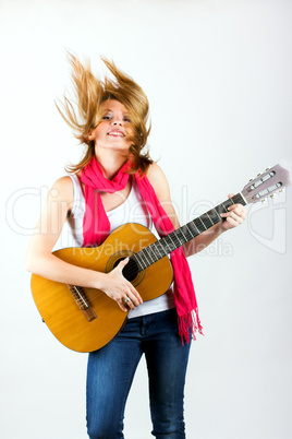 Frau mit Gitarre