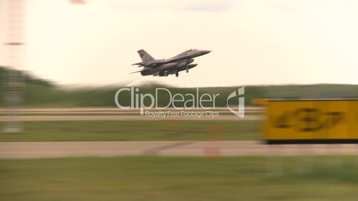 F16 takeoff