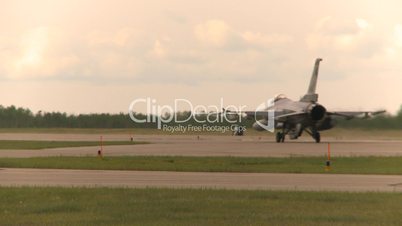F16 taxis