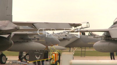 F15 taxis between aircraft