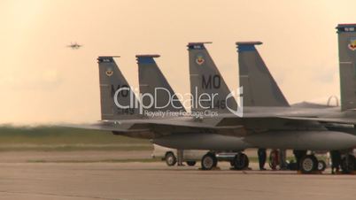 apron F15 line jet landing in bg