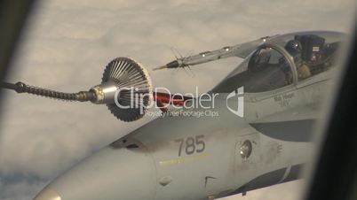 Aerial F18 refuel