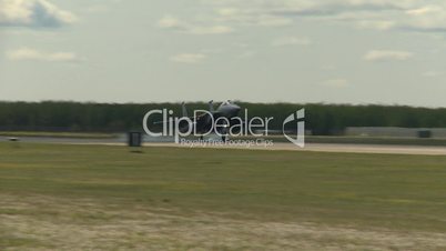 F15 Eagle landing