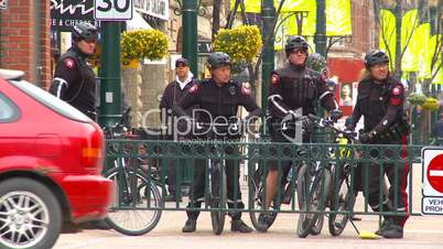 HD2009-5-1-24 bike cops