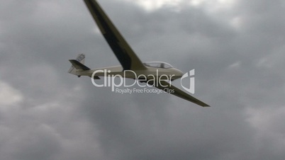 glider plane lands