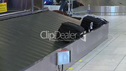 Airport luggage carousel