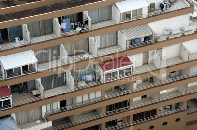 Balkone an einem Appartementhaus