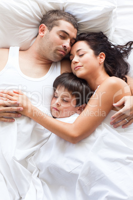 Nice familiy sleeping together