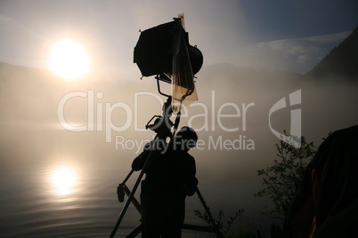 Beleuchter mit Lampe im See