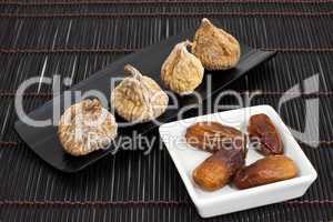 getrocknete Feigen und Datteln, dried figs and dates