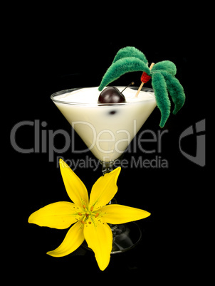 Yogurt cocktail with flower