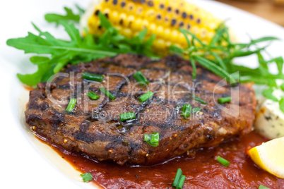 Rib Eye Steak mit Rucola Salat