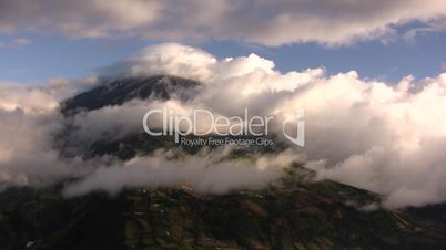 Timelapse of cloud movements over Tunguragua Volcano