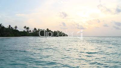 Sonnenuntergang mit Strand auf Rasdu/Malediven