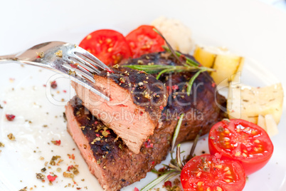 Steak mit Salat und kartoffel