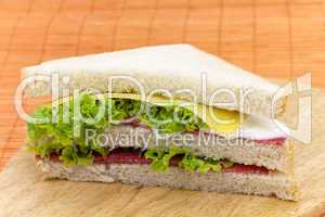 Sandwich mit Schinken,Salat