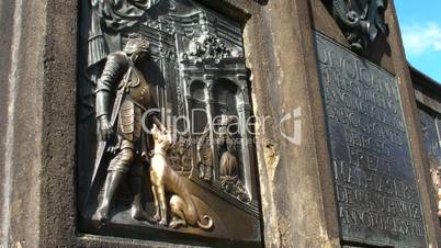 Glücks Hund auf der Karlsbrücke