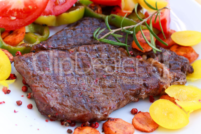 Rib Eye Steak mit Karotte,Paprika