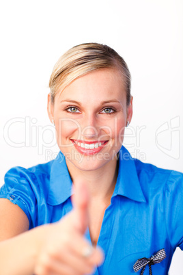 Porträt einer jungen Frau mit Handgestik