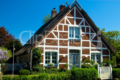 Giebel eines alten Fachwerkhauses -.Gable of a thatched german cottage