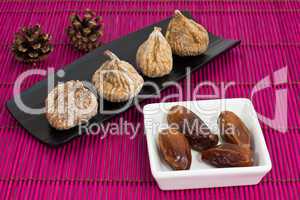 getrocknete Feigen und Datteln, dried figs and dates