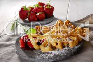 Waffeln mit Erdbeeren