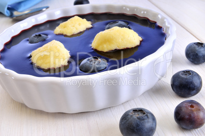 Blaubeersuppe mit Grießklößchen