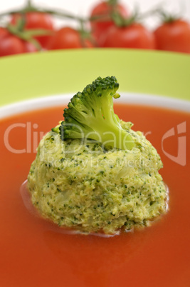 Tomatensuppe mit Brokolie