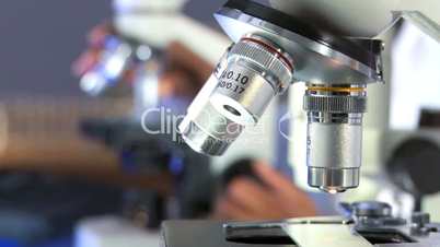 Biologisch-medizinisches Mikroskop