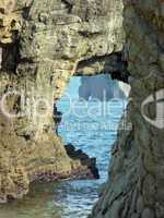 Höhle am Ufer