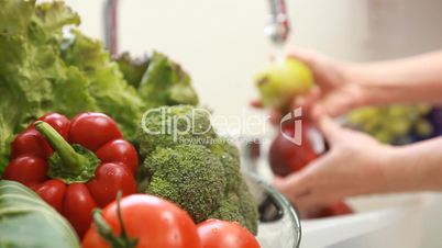 Gemüse waschen
