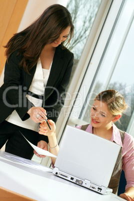 Geschäftsfrauen im Büro