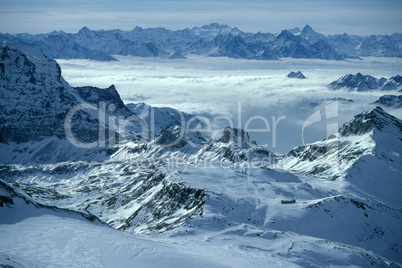 Gebirge, Blick ins Rhonetal bei extremer Fernsicht,Winter
