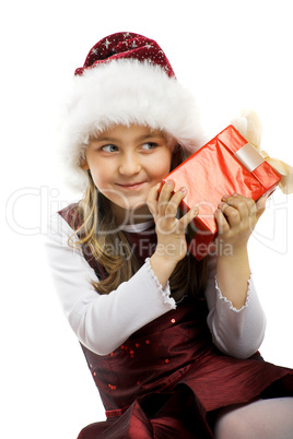 Mädchen mit Weihnachtsgeschenk