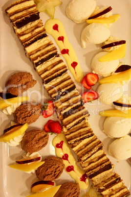 Nachtisch mit Früchten Nachtisch mit Früchten