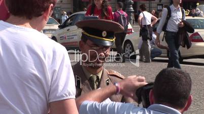 HD1080i Russischer Offizier am Pariser Platz