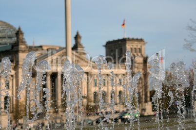 Wasserspiele am Reichstag