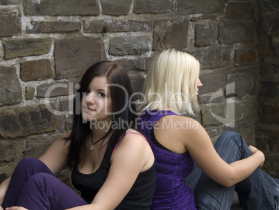 Girls in front of a wall#4