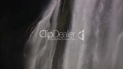 Wasserfall mit Wassertropfen