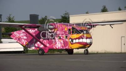 Pink- Skyvan