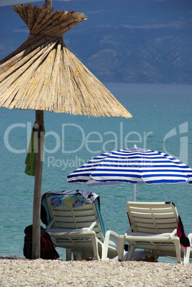 Sonnenschirm und Liegestuhl - sun umbrella and     beach chair 02