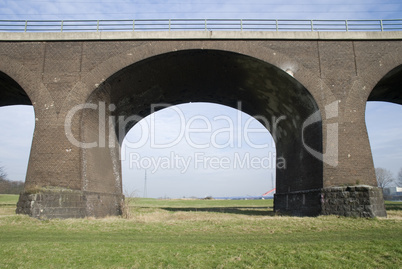 Duisburger Rheinbrücke