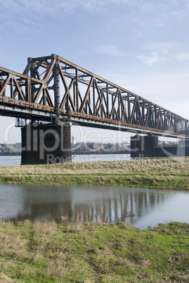 Duisburger Rheinbrücke