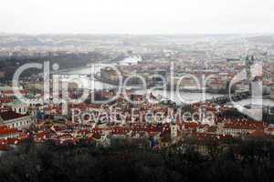 Prag: Blick über die Stadt auf die Karlsbrücke