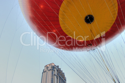 Hot-Air Balloon in Downtown Singapore, August 2007