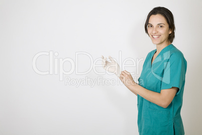 Krankenschwester im grünen Kittel