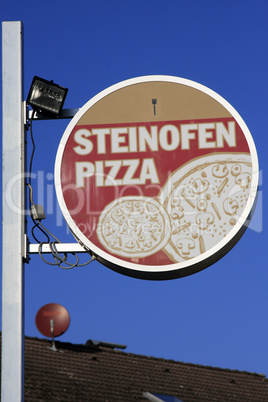 Steinofen-Pizza