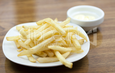 Pommes Frittes mit Mayonaise