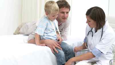 Kind beim Arzt